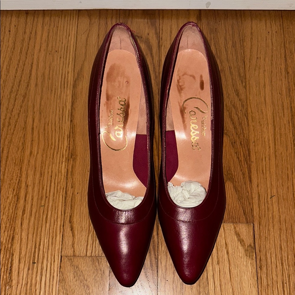 Elegant Red Heels with Suede Finish